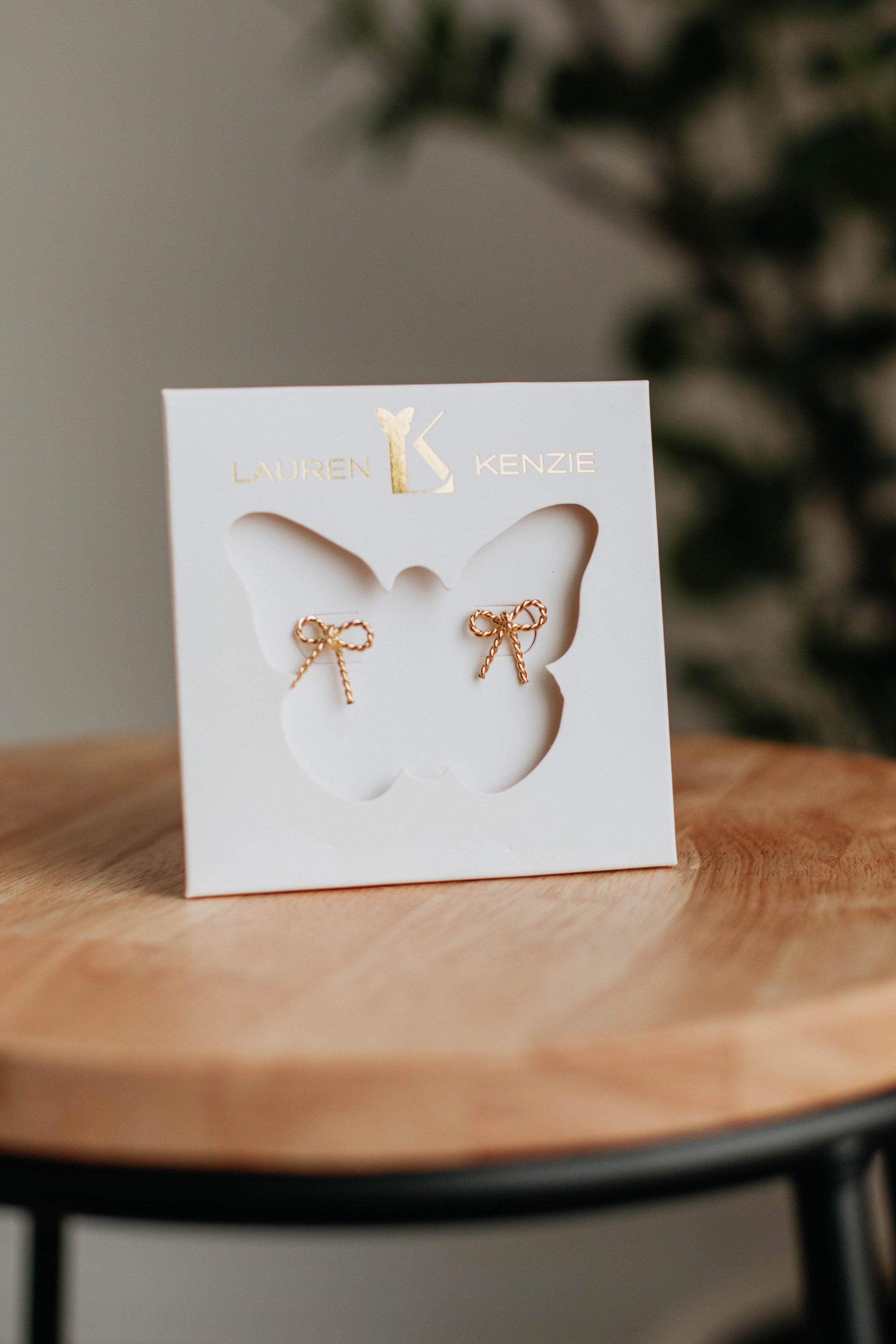 Dreamy Admiration Earrings