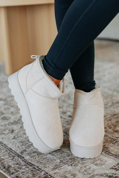 Just Chillin’ Platform Boots - Beige