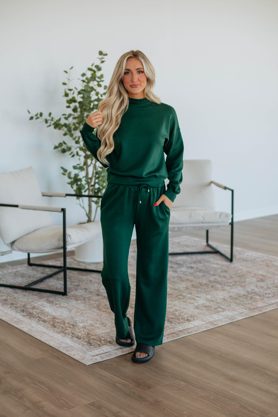 Leave Me To Lounge Pullover - Hunter Green