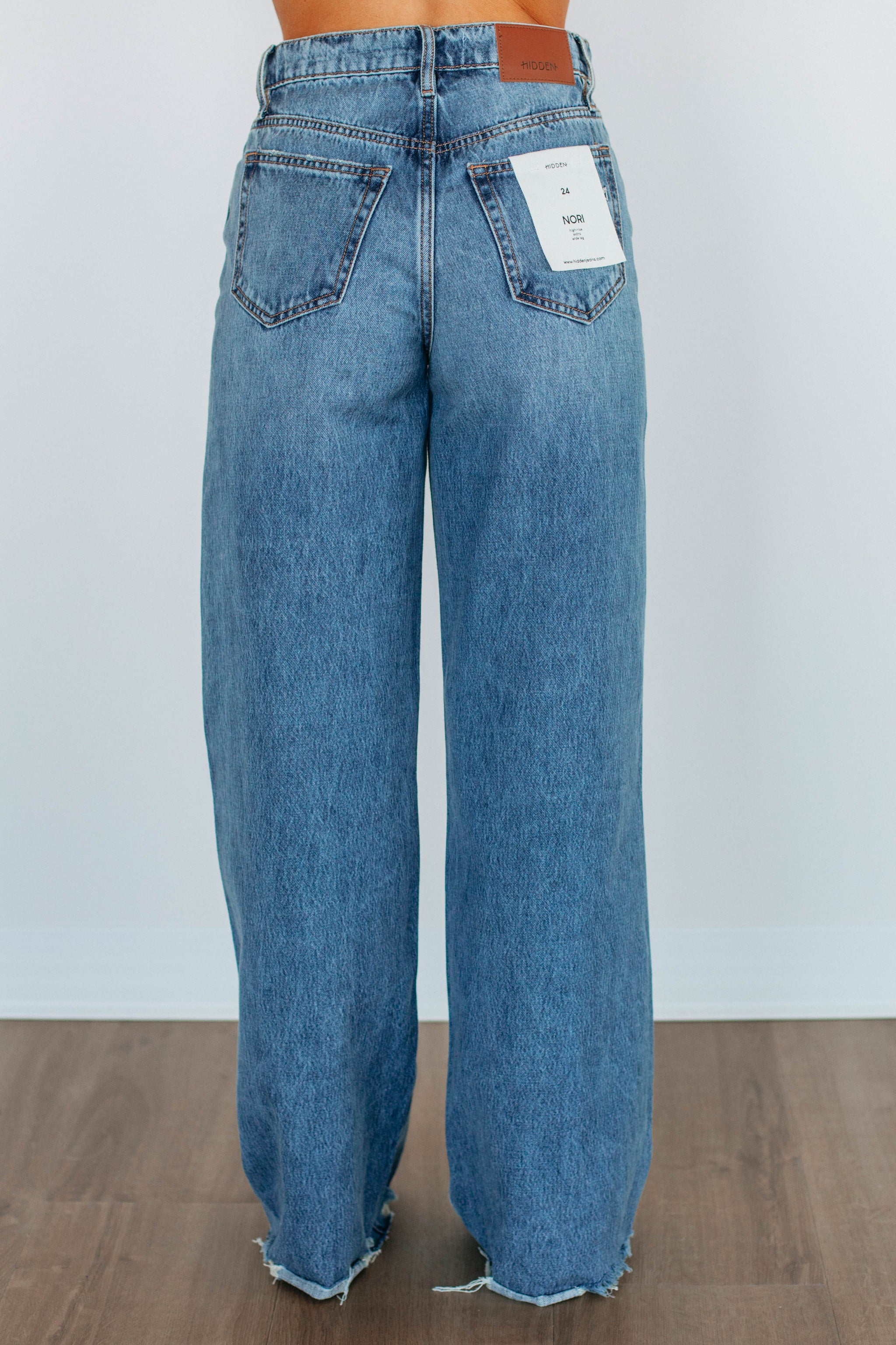 Nori Hidden Jeans - Medium Wash