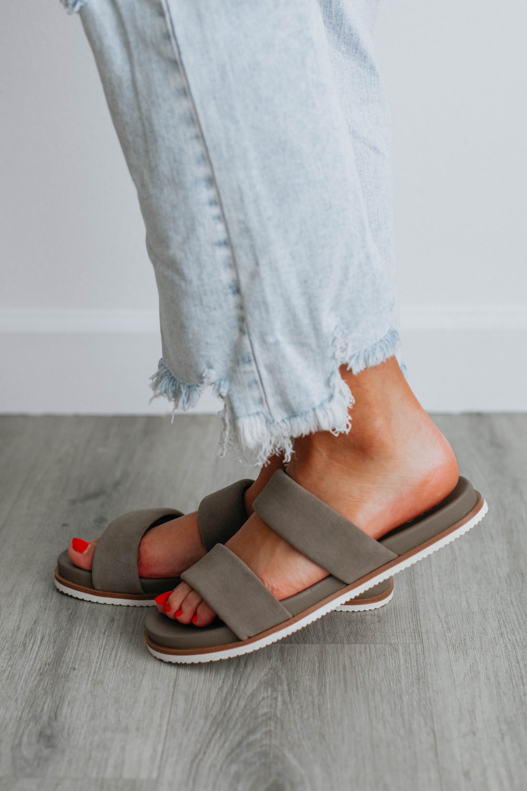 Word On The Street Sandals - Mocha